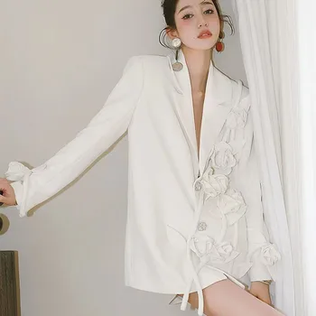 2023 סתיו חורף נשים אופנה חדשה מחורצים שרוול ארוך 3d פרח רוז אפליקציות כפתור רופף מזדמנים לבן בלייזר הלבשה עליונה